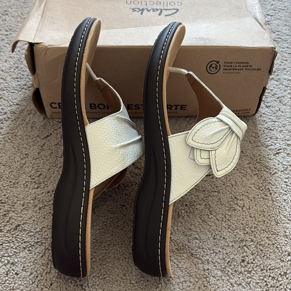 Clarks Women's Cream Sandals with Floral Detail 12W - Picture 6 of 7